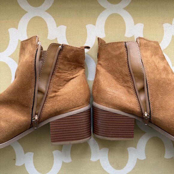 GAP Factory Chelsea Boots in Faux Suede, Cognac, Women's size 10 - Picture 8 of 14